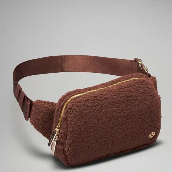 Lululemon 2 Liter Fuzzy Fanny Pack - Picture 3 of 7